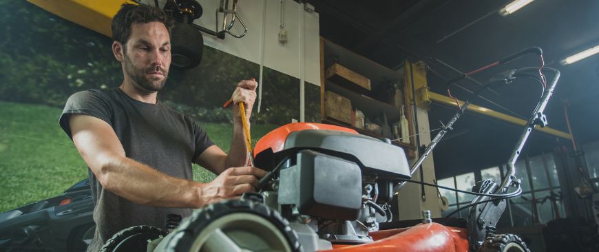 The Dos and Don'ts of Lawnmower Maintenance