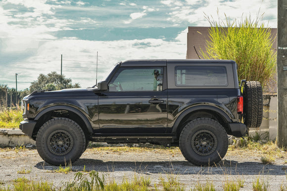 VENTURE | Satin Black